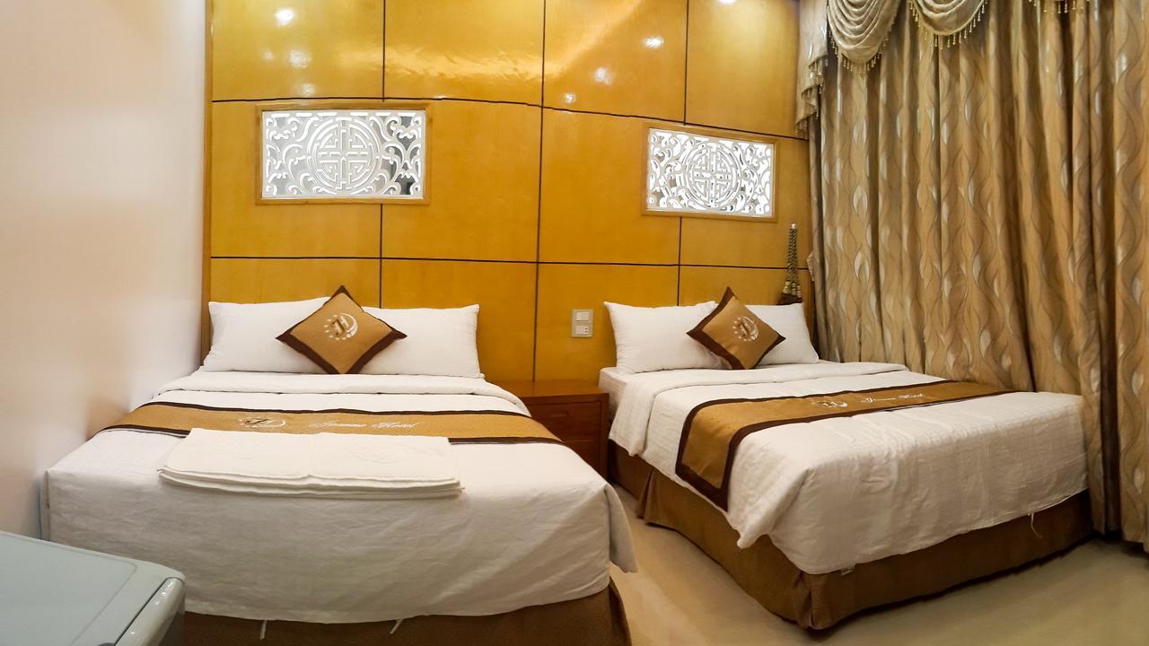 Jeanne Hotel *